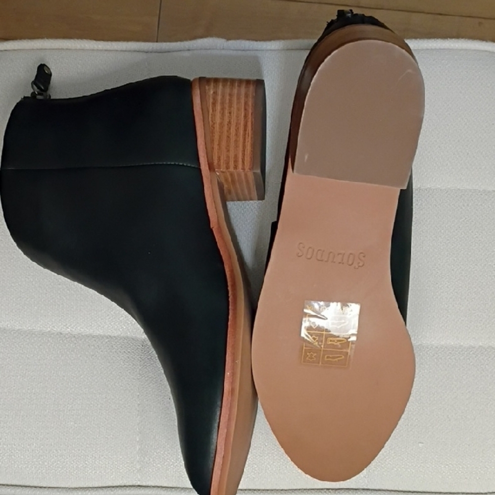 Soludos Stylish Women's Leather Shoes - Black - Picture 2 of 3